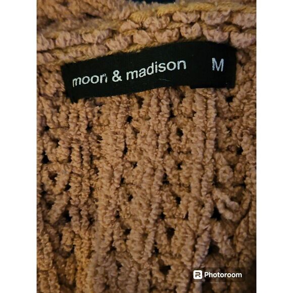 Moon and Madison sweater Sz M - Picture 3 of 3